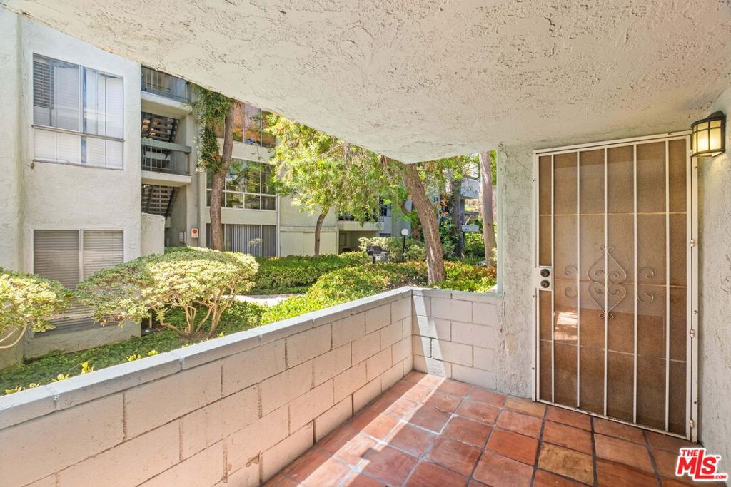 Image 13 of property listing at 4900 Overland Avenue 183, Culver City, CA 90230
