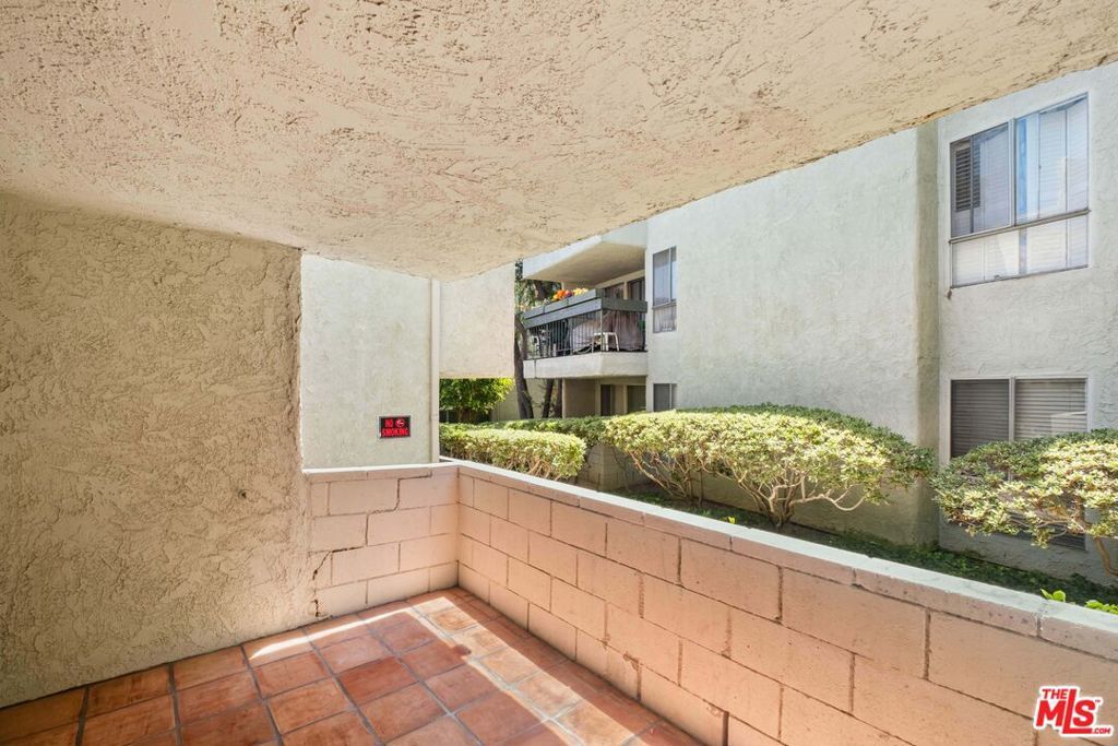 Image 14 of property listing at 4900 Overland Avenue 183, Culver City, CA 90230