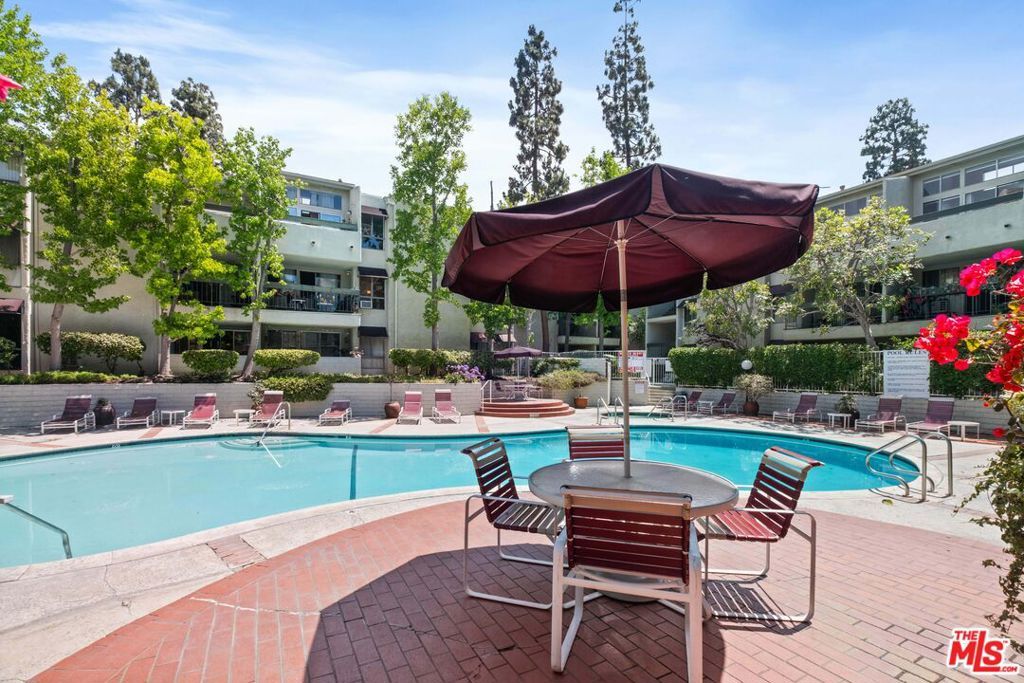 Image 18 of property listing at 4900 Overland Avenue 183, Culver City, CA 90230