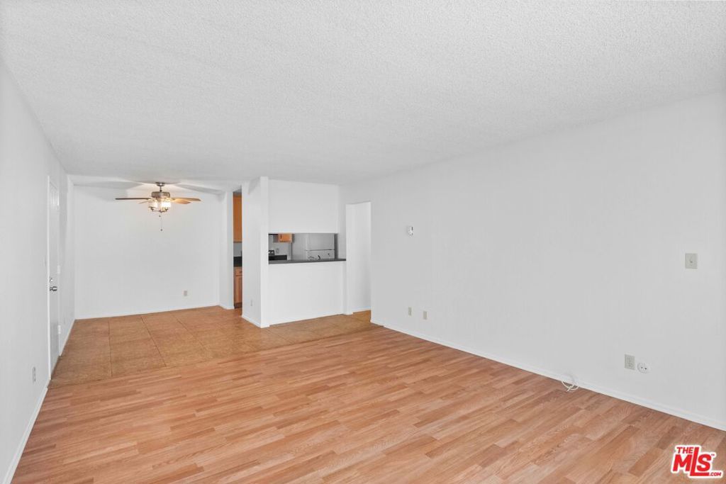 Image 26 of property listing at 4900 Overland Avenue 183, Culver City, CA 90230