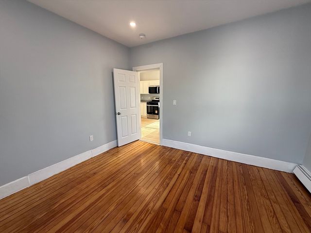 413 Boston St 1R, Lynn, MA 01905