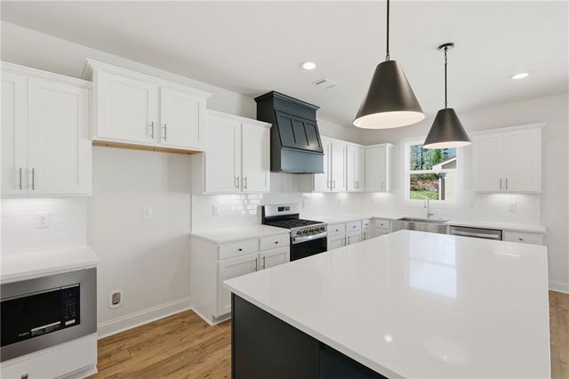 110 POPLAR, Buford, GA 30518