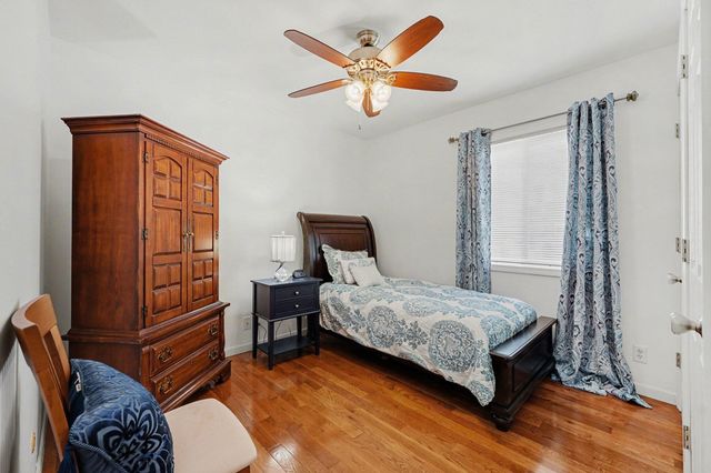 121 N West Street 22, Crown Point, IN 46307