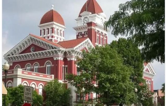 121 N West Street 22, Crown Point, IN 46307