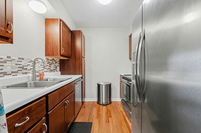 121 N West Street 22, Crown Point, IN 46307