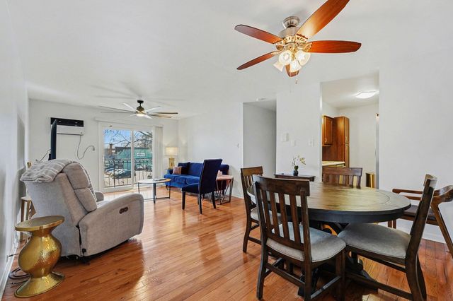 121 N West Street 22, Crown Point, IN 46307