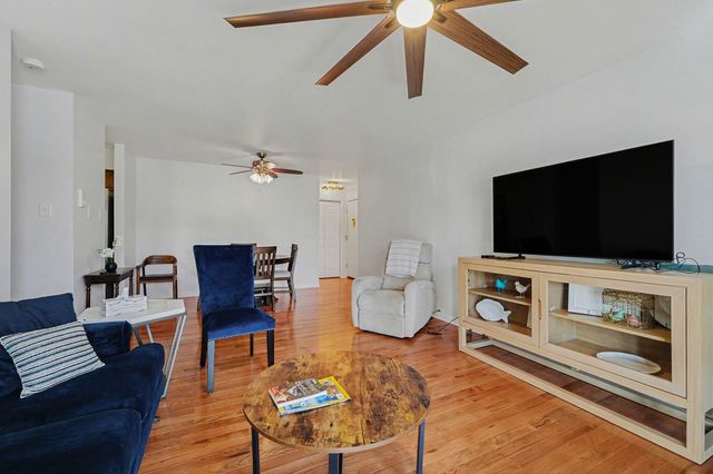 121 N West Street 22, Crown Point, IN 46307