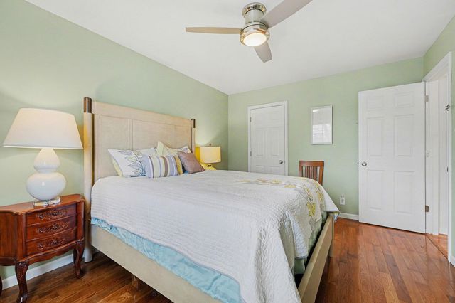 121 N West Street 22, Crown Point, IN 46307