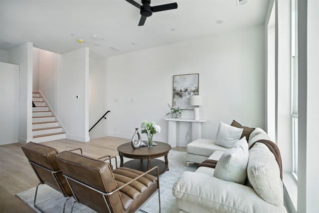 312 N Lancaster Avenue 13, Dallas, TX 75203