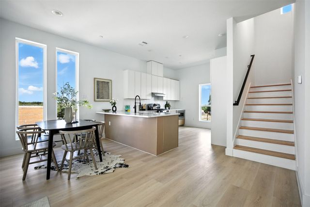 312 N Lancaster Avenue 13, Dallas, TX 75203