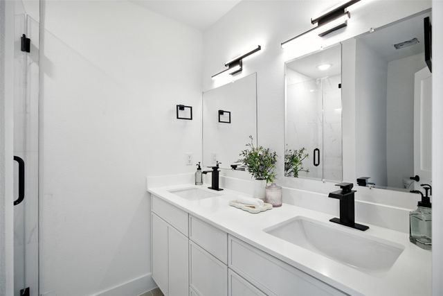 312 N Lancaster Avenue 13, Dallas, TX 75203