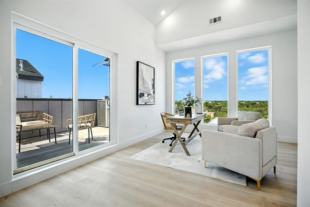 312 N Lancaster Avenue 13, Dallas, TX 75203