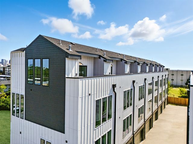 312 N Lancaster Avenue 13, Dallas, TX 75203