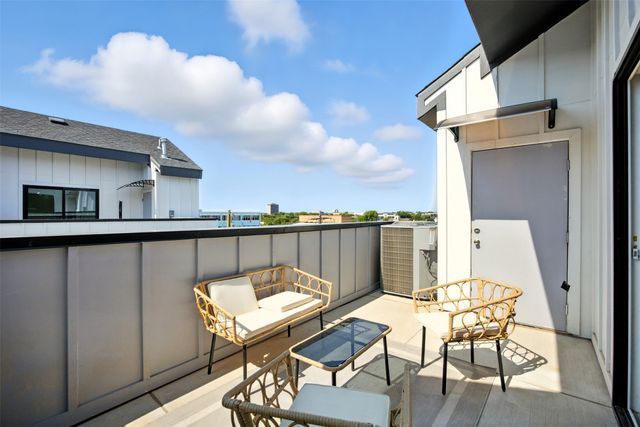 312 N Lancaster Avenue 13, Dallas, TX 75203