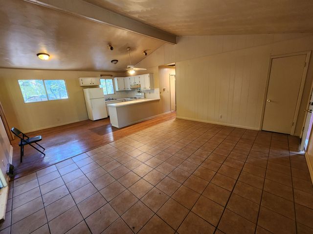 36 Mena Drive, Cherokee Village, AR 72529