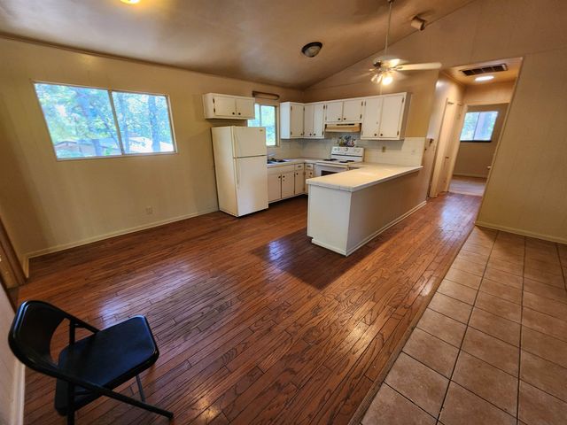 36 Mena Drive, Cherokee Village, AR 72529