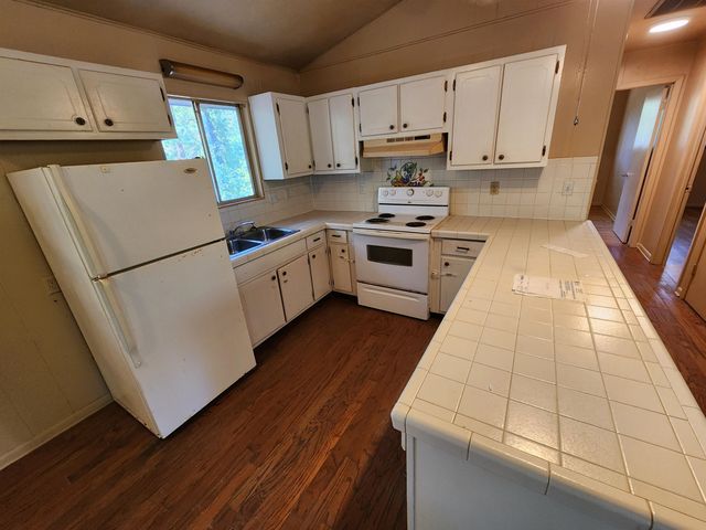 36 Mena Drive, Cherokee Village, AR 72529