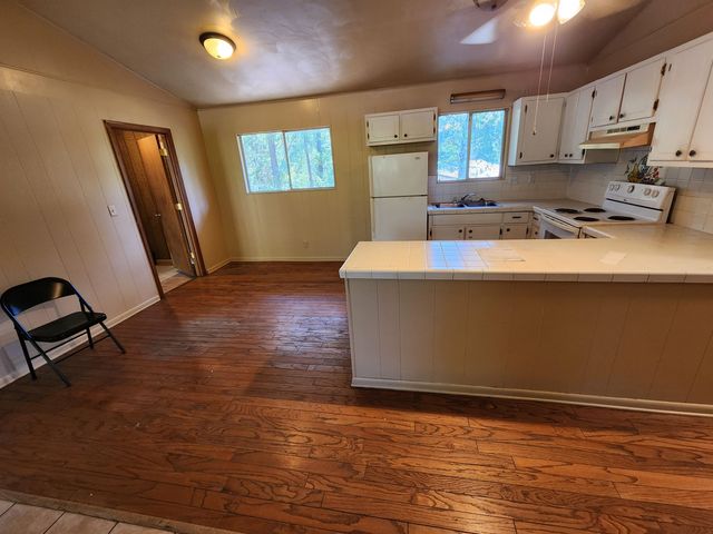 36 Mena Drive, Cherokee Village, AR 72529