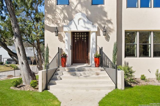 201 Cloverleaf Ave, San Antonio, TX 78209
