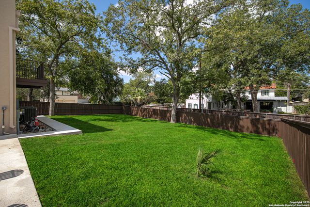 201 Cloverleaf Ave, San Antonio, TX 78209