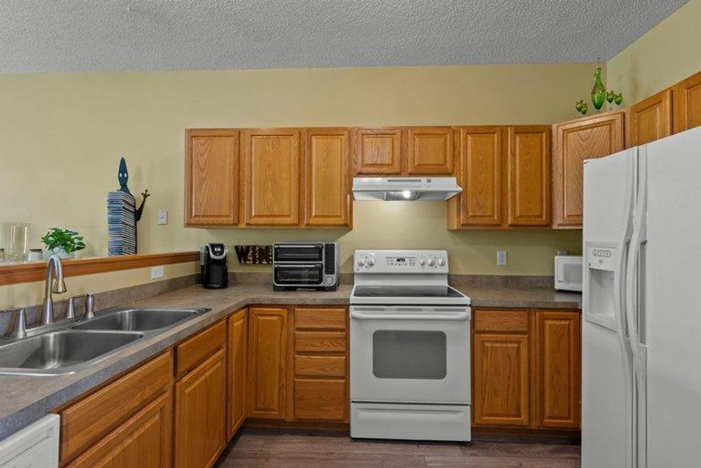 657 Providence Drive, Shakopee, MN 55379 — photo 4