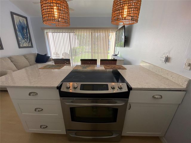 3121 LONGMEADOW 5, Sarasota, FL 34235