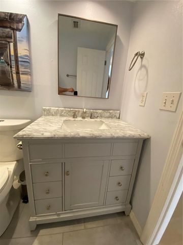 3121 LONGMEADOW 5, Sarasota, FL 34235