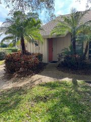 3121 LONGMEADOW 5, Sarasota, FL 34235