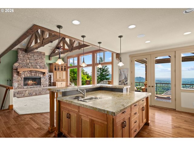 9734 Nw SKYLINE HEIGHTS Dr, Portland, OR 97229