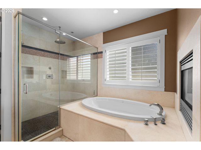 9734 Nw SKYLINE HEIGHTS Dr, Portland, OR 97229