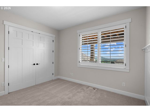 9734 Nw SKYLINE HEIGHTS Dr, Portland, OR 97229