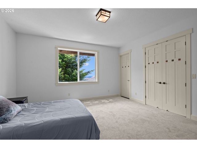 9734 Nw SKYLINE HEIGHTS Dr, Portland, OR 97229