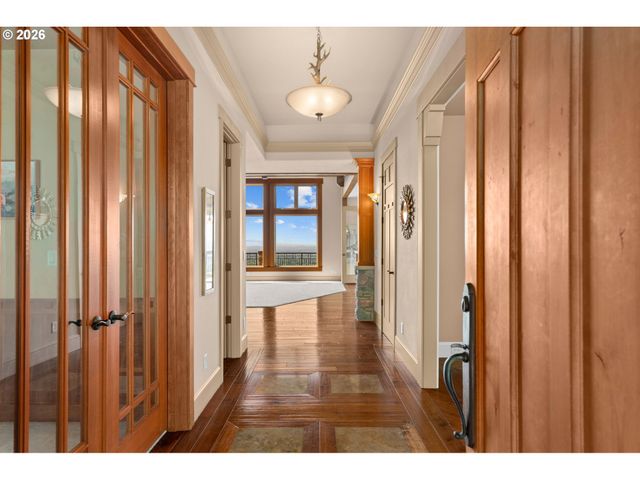 9734 Nw SKYLINE HEIGHTS Dr, Portland, OR 97229