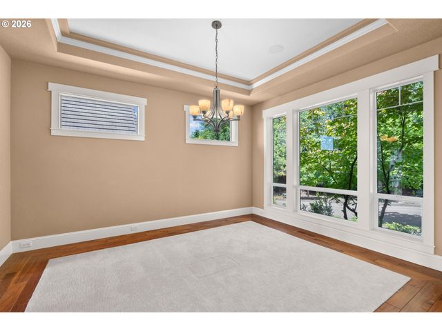9734 Nw SKYLINE HEIGHTS Dr, Portland, OR 97229