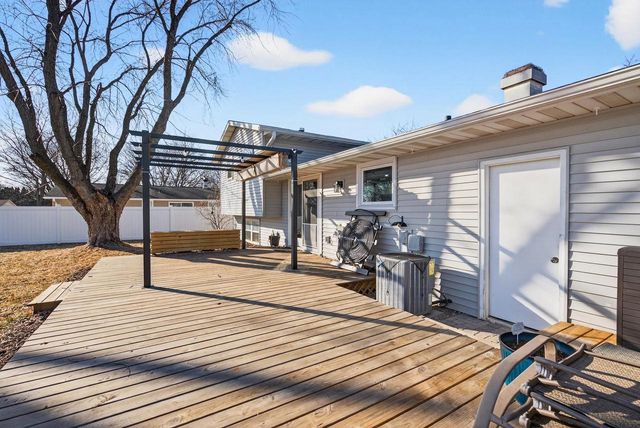 2610 VICKI LANE, Green Bay, WI 54311