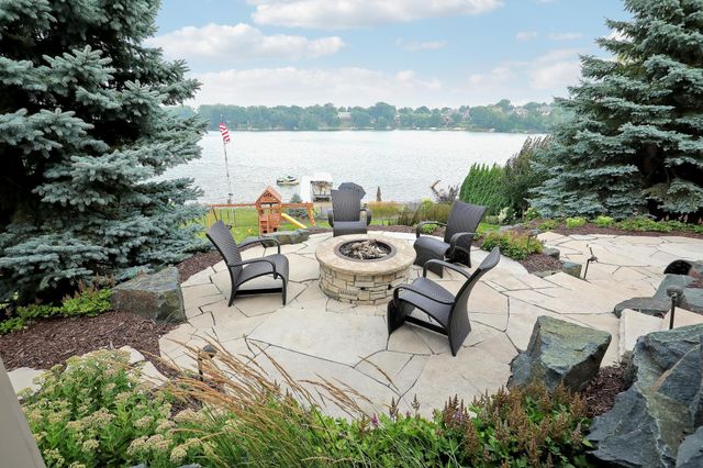 7998 Ithaca Lane N, Maple Grove, MN 55311