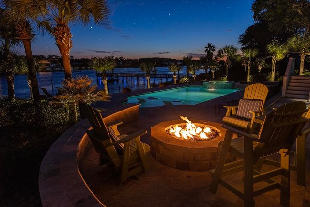 4894 Eastport Blvd., Little River, SC 29566