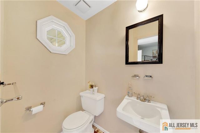 6 Sherry Court, Edison, NJ 08820