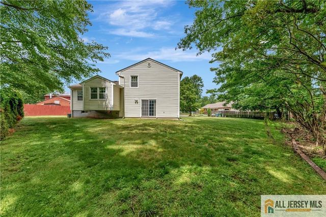 6 Sherry Court, Edison, NJ 08820