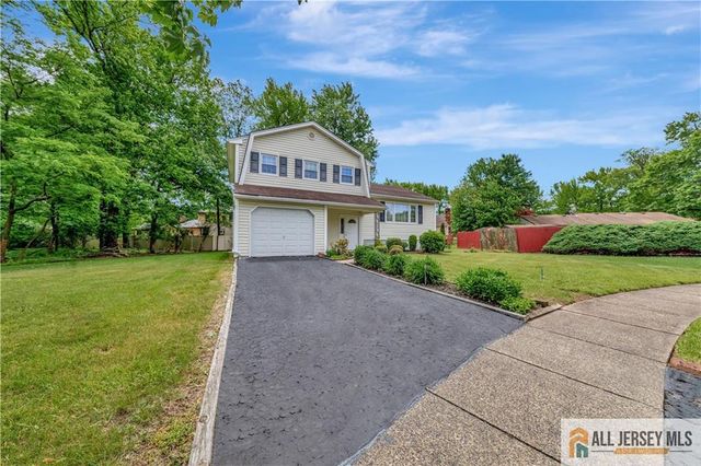 6 Sherry Court, Edison, NJ 08820