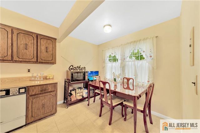 6 Sherry Court, Edison, NJ 08820