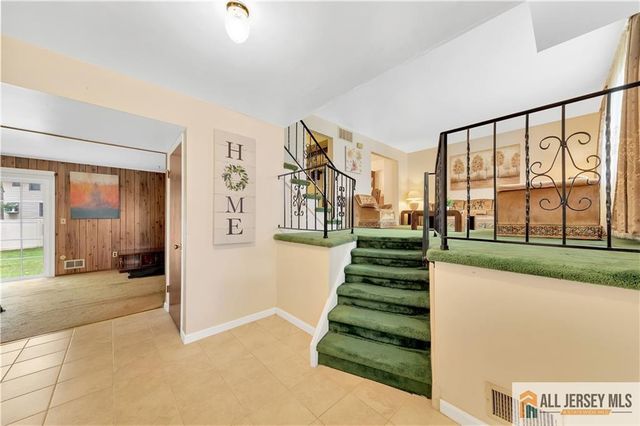 6 Sherry Court, Edison, NJ 08820