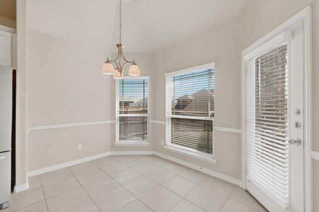 909 Foxtail Drive, Mansfield, TX 76063