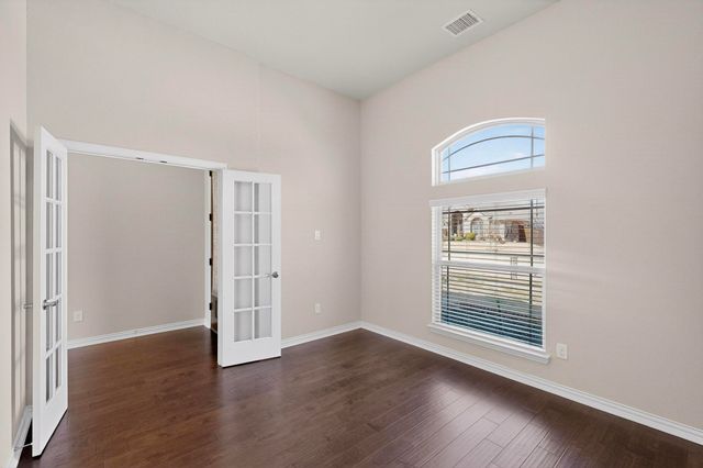 909 Foxtail Drive, Mansfield, TX 76063