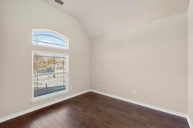 909 Foxtail Drive, Mansfield, TX 76063