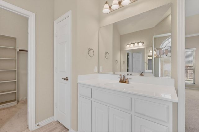 909 Foxtail Drive, Mansfield, TX 76063