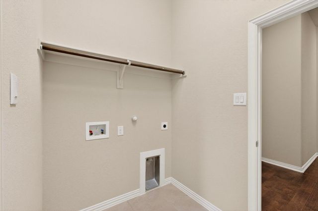 909 Foxtail Drive, Mansfield, TX 76063