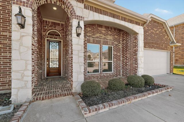 909 Foxtail Drive, Mansfield, TX 76063