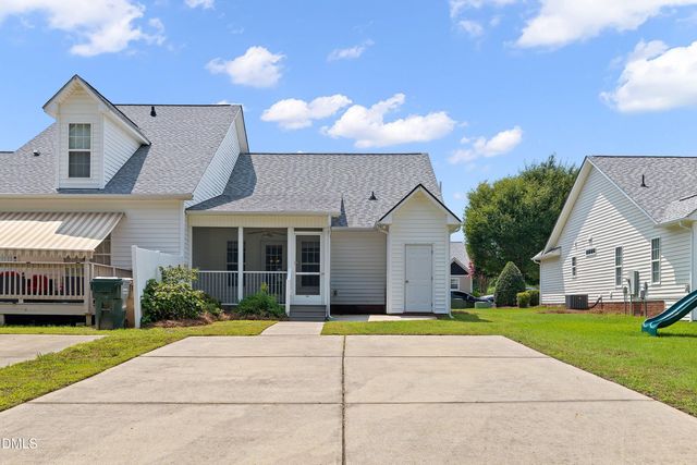 585 Pinecroft Drive, Clayton, NC 27520