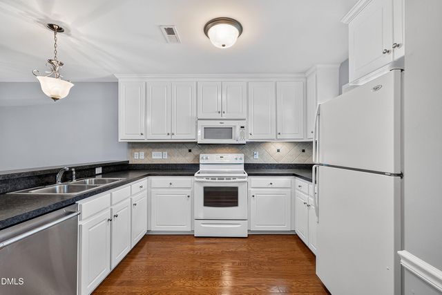 585 Pinecroft Drive, Clayton, NC 27520